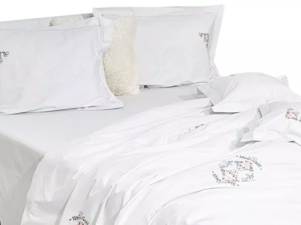 Producem cu pasiune lenjerii de pat de calitate si textile pentru casa.