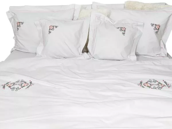 Producem cu pasiune lenjerii de pat de calitate si textile pentru casa.