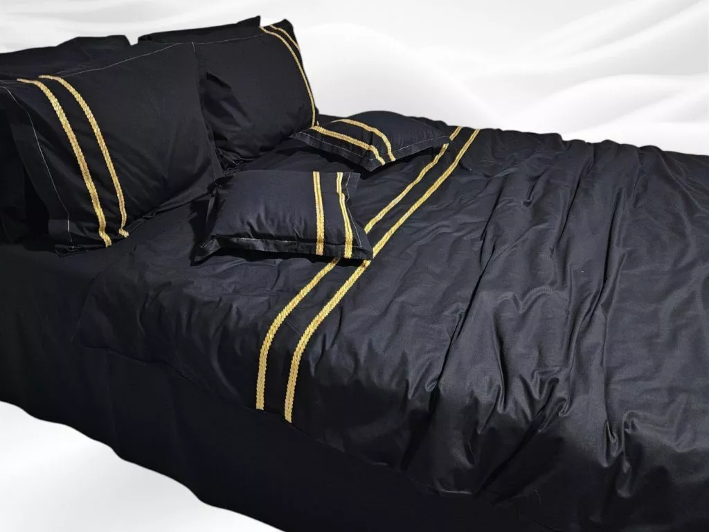 Lenjerie de pat neagra din bumbac realizata de Casa Bumbac Textil. atelier exclusiv cu modele unicat