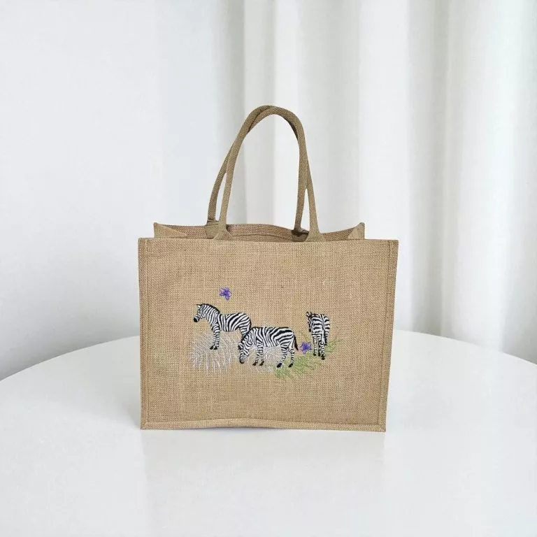 Sacosa shopper din iuta, 40 x 32 x 18 cm broderie zebra